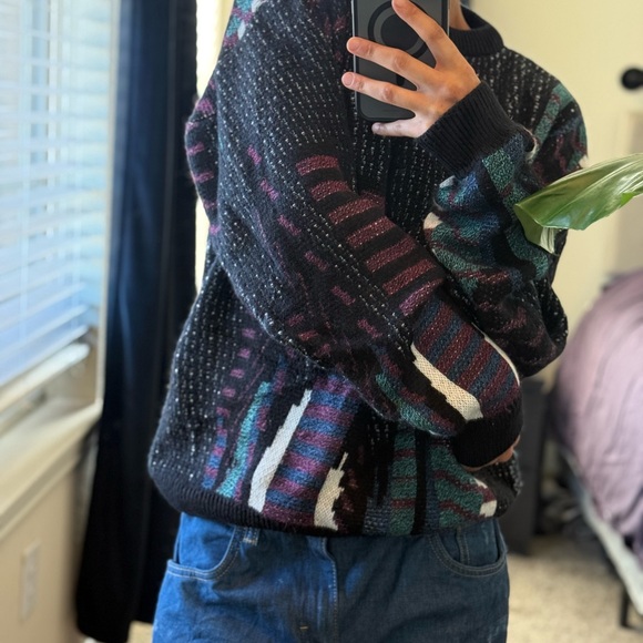 Vintage Patterned Sweater - Picture 3 of 6